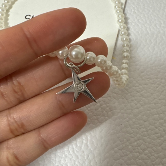 Chanel Logo Charm - Picture 6 of 6